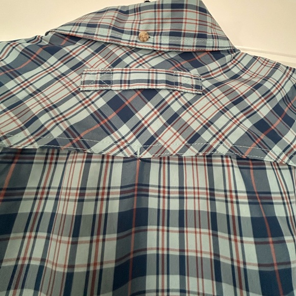 Duluth trading Company, short sleeve, button-down shirt. - Picture 7 of 9